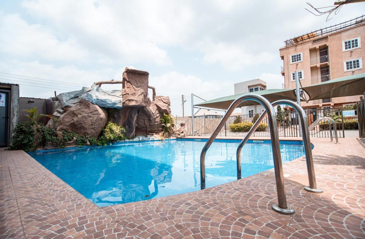 Plus 33 Hotel Nungua Zewnętrze zdjęcie