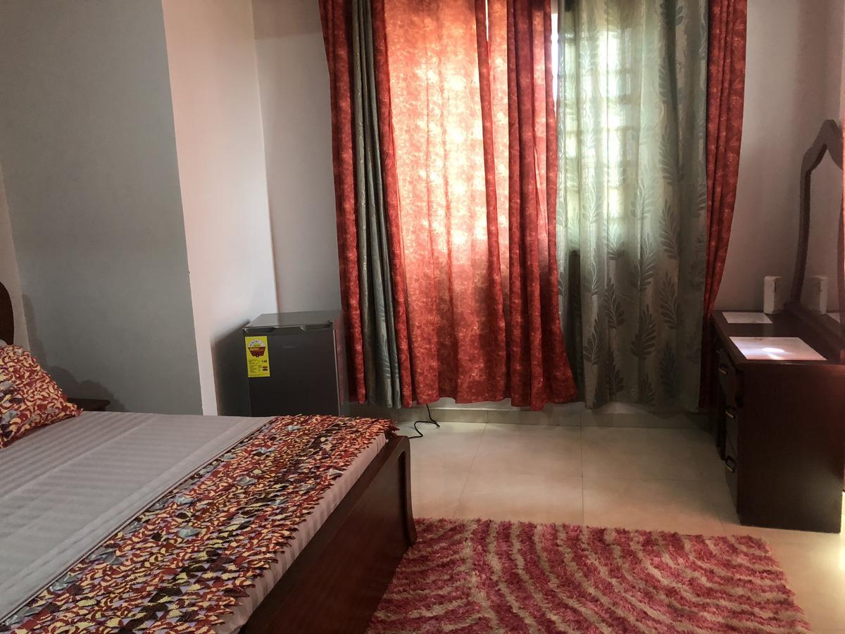 Plus 33 Hotel Nungua Zewnętrze zdjęcie