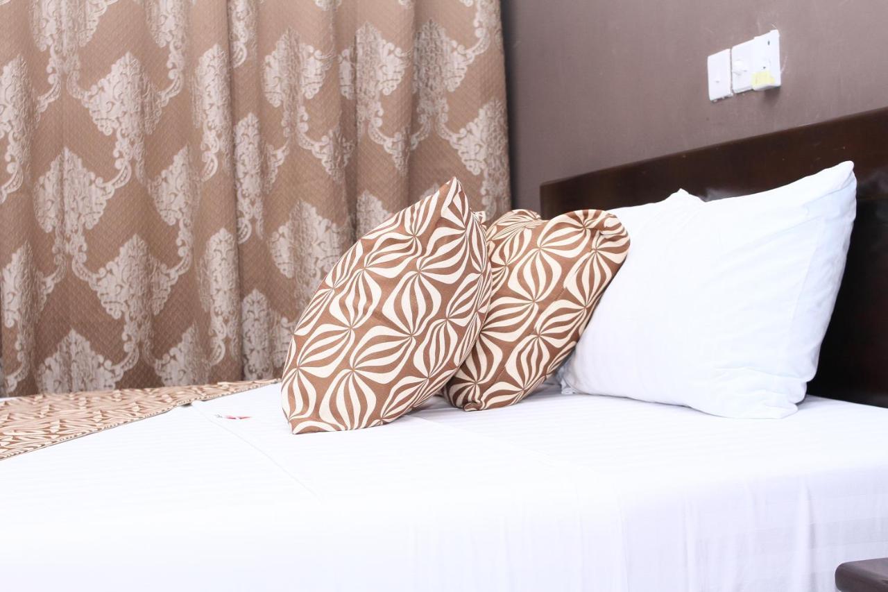 Plus 33 Hotel Nungua Zewnętrze zdjęcie