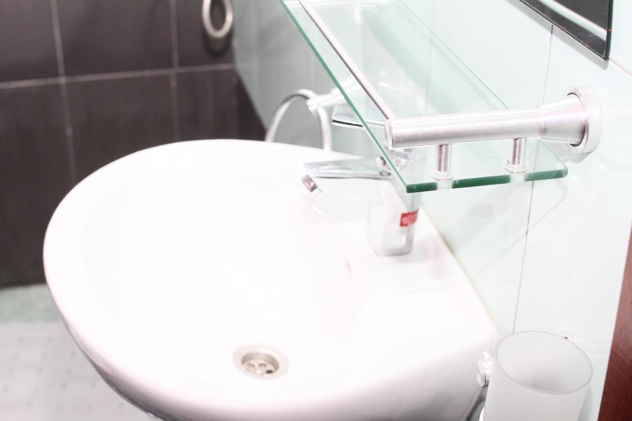 Plus 33 Hotel Nungua Zewnętrze zdjęcie