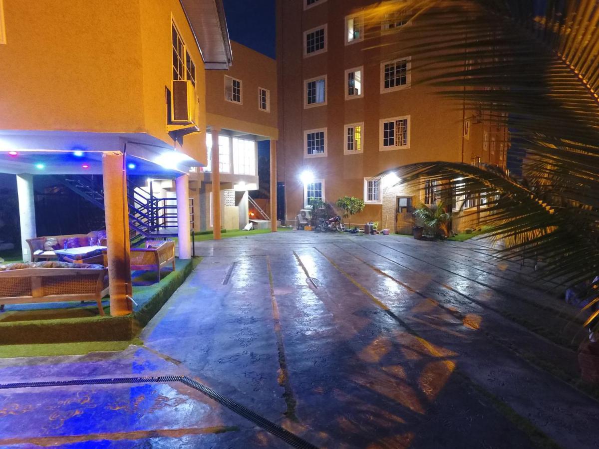 Plus 33 Hotel Nungua Zewnętrze zdjęcie